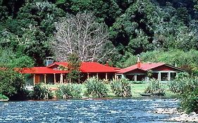 Lake Moeraki Wilderness Lodge